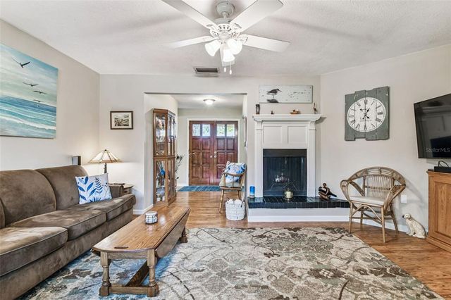 424 WINDRUSH BAY DRIVE, Tarpon Springs, FL 34689