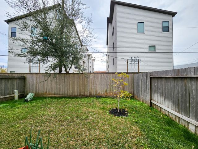 10717 Madden Oaks Place, Houston, TX 77043