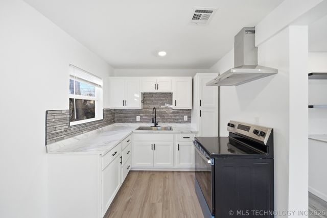 317 W 48th Street N, Tulsa, OK 74126