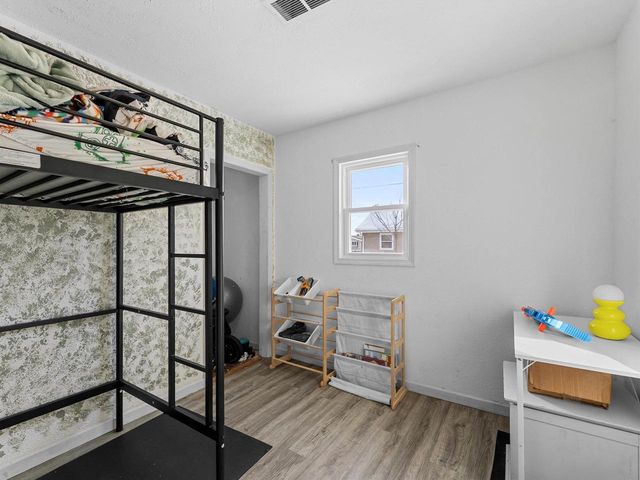 914 S 35th Street, Manitowoc, WI 54220