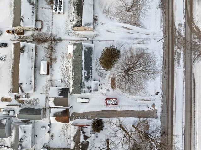 914 S 35th Street, Manitowoc, WI 54220