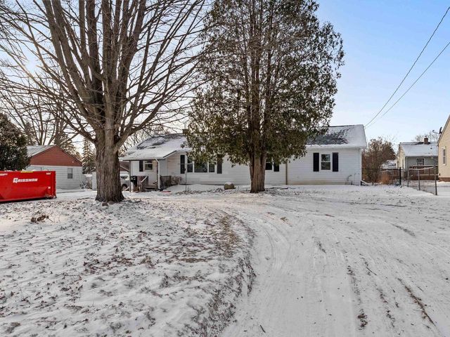 914 S 35th Street, Manitowoc, WI 54220