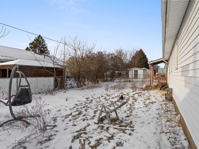 914 S 35th Street, Manitowoc, WI 54220