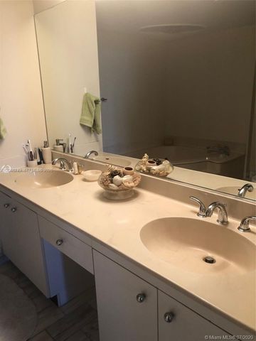 2000 Towerside Terrace 905, Miami, FL 33138