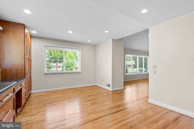 9212 CHANUTE DR, Bethesda, MD 20814