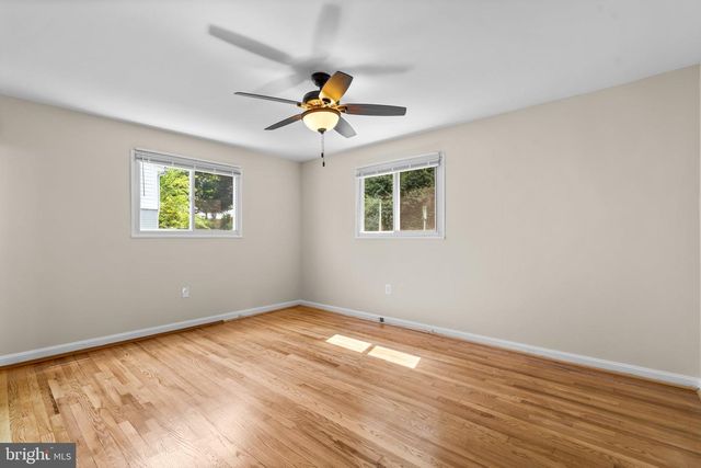 9212 CHANUTE DR, Bethesda, MD 20814
