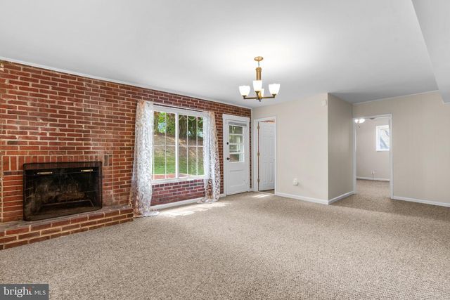 9212 CHANUTE DR, Bethesda, MD 20814