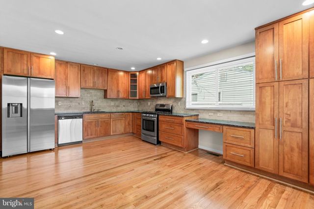 9212 CHANUTE DR, Bethesda, MD 20814