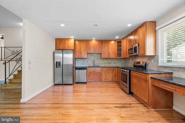 9212 CHANUTE DR, Bethesda, MD 20814