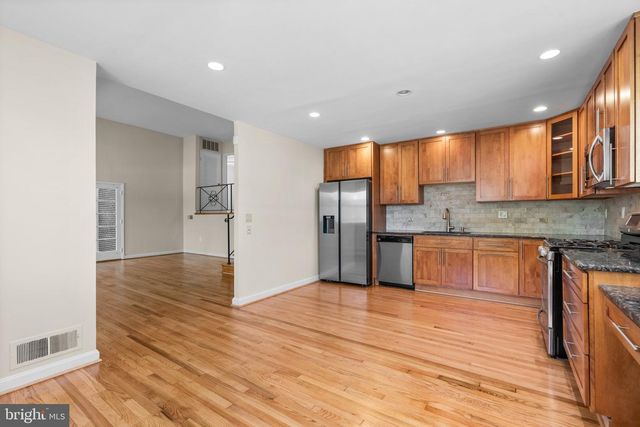 9212 CHANUTE DR, Bethesda, MD 20814