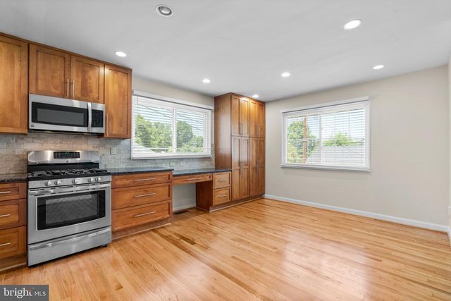 9212 CHANUTE DR, Bethesda, MD 20814