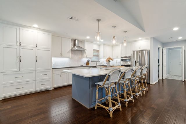 7429 La Manga Drive, Dallas, TX 75248