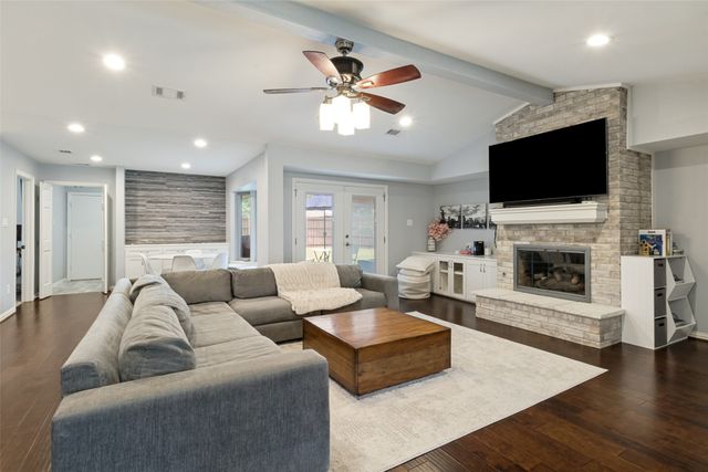 7429 La Manga Drive, Dallas, TX 75248