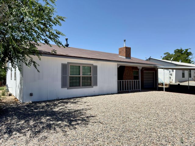 1672 Domain Loop SE, Rio Rancho, NM 87124