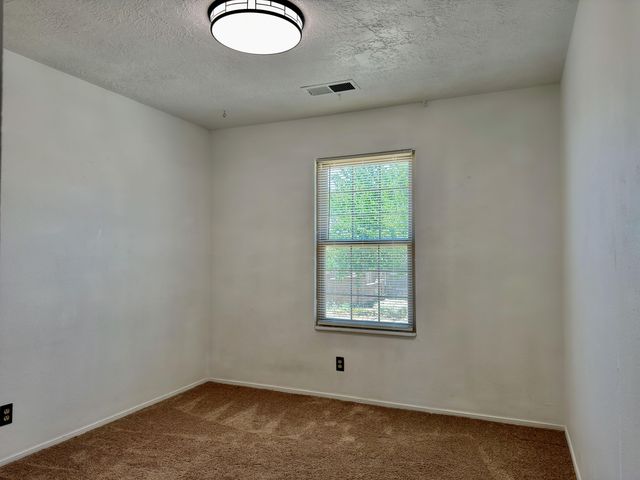 1672 Domain Loop SE, Rio Rancho, NM 87124