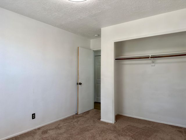1672 Domain Loop SE, Rio Rancho, NM 87124