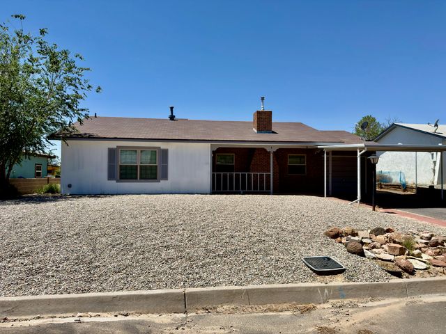 1672 Domain Loop SE, Rio Rancho, NM 87124