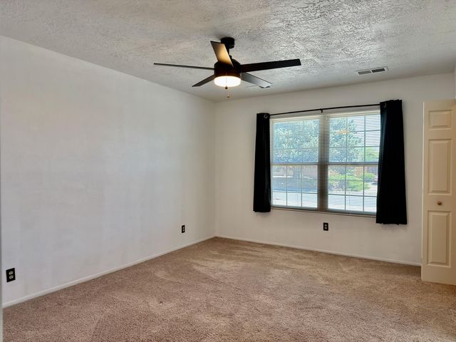 1672 Domain Loop SE, Rio Rancho, NM 87124