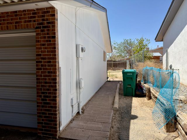 1672 Domain Loop SE, Rio Rancho, NM 87124