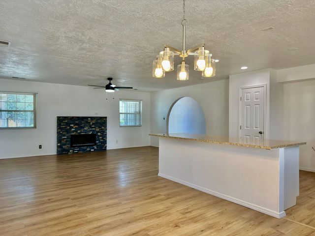 1672 Domain Loop SE, Rio Rancho, NM 87124