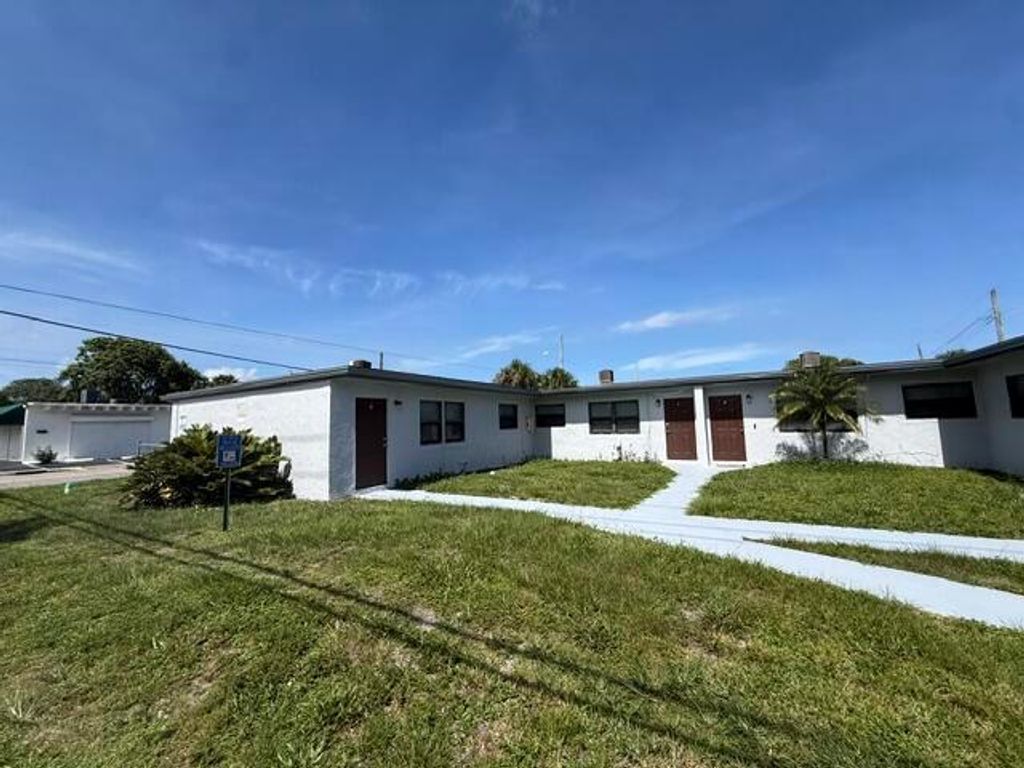 2840 Avenue S, West Palm Beach, FL 33404