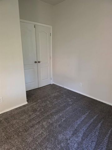 25679 N Cherokee Ln, Galt, CA 95632