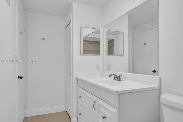 220 Lakeview Dr 113, Weston, FL 33326