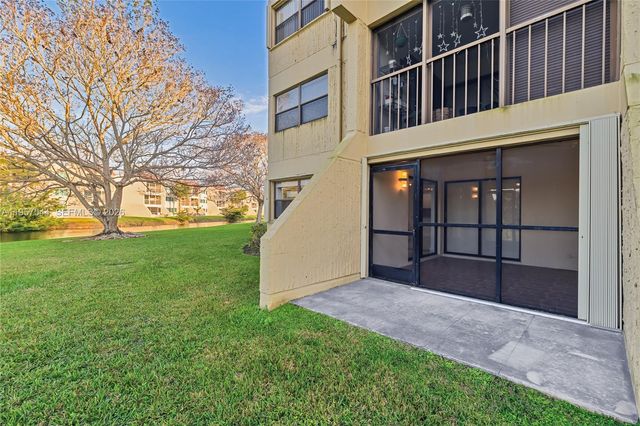 220 Lakeview Dr 113, Weston, FL 33326