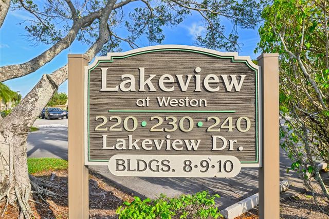 220 Lakeview Dr 113, Weston, FL 33326