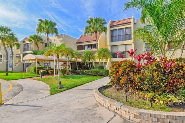 220 Lakeview Dr 113, Weston, FL 33326