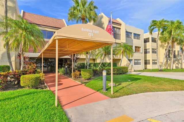 220 Lakeview Dr 113, Weston, FL 33326