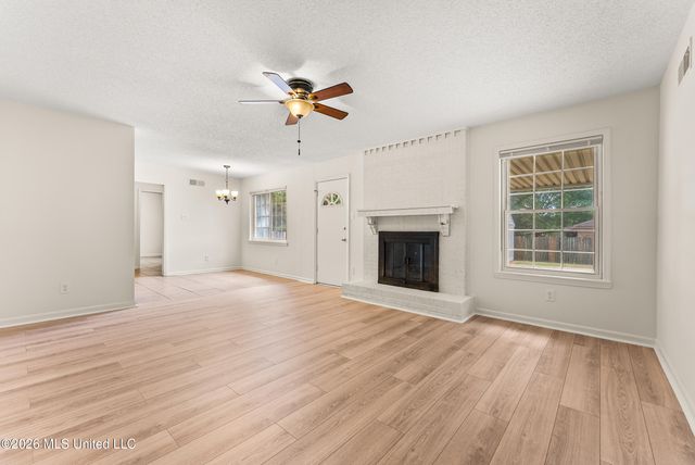 3855 Hilltop Drive, Horn Lake, MS 38637