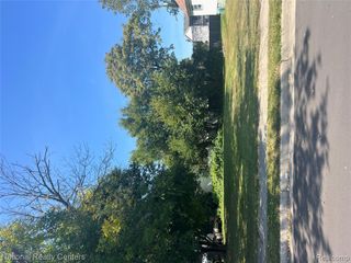 2835 Goodrich Street, Fenton, MI 48220