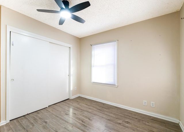 631 S Roosevelt, Wichita, KS 67218