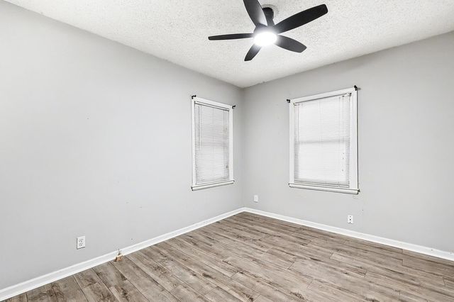 631 S Roosevelt, Wichita, KS 67218