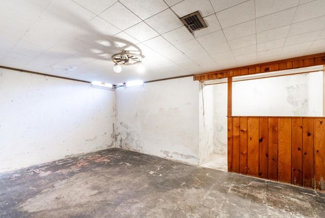 631 S Roosevelt, Wichita, KS 67218