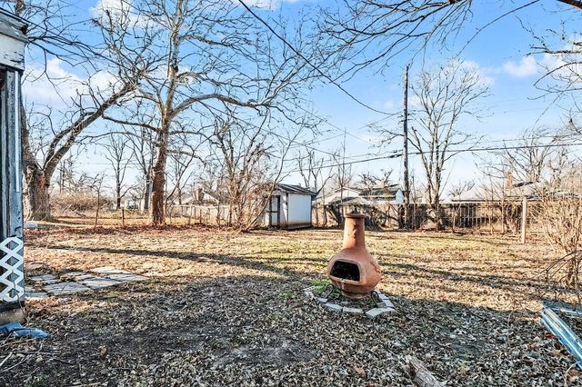 631 S Roosevelt, Wichita, KS 67218