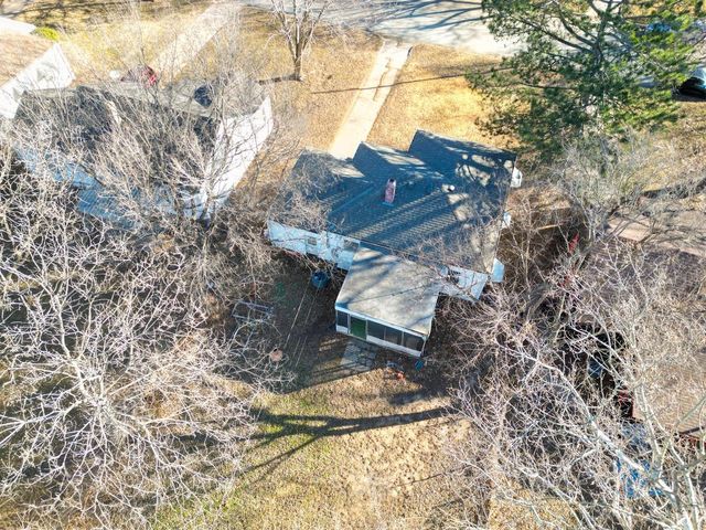 631 S Roosevelt, Wichita, KS 67218