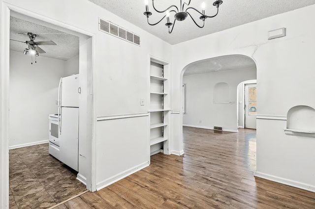 631 S Roosevelt, Wichita, KS 67218