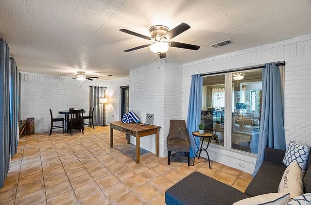 3921 Buena Vista Circle, Granbury, TX 76049