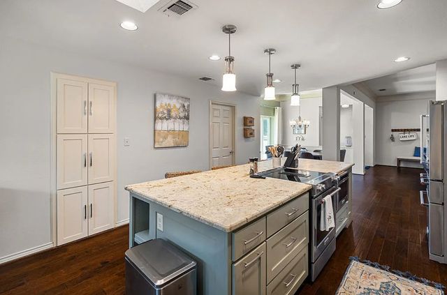 3921 Buena Vista Circle, Granbury, TX 76049