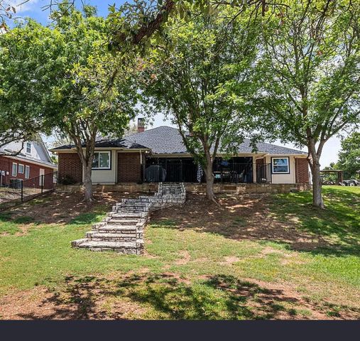 3921 Buena Vista Circle, Granbury, TX 76049