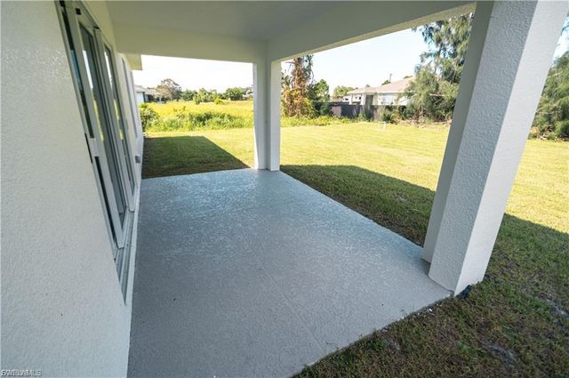 2712 46th ST SW, Lehigh Acres, FL 33976
