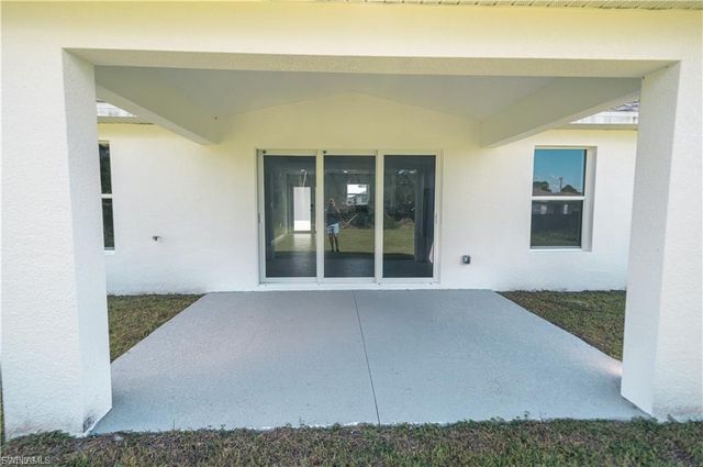 2712 46th ST SW, Lehigh Acres, FL 33976