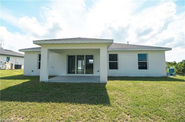 2712 46th ST SW, Lehigh Acres, FL 33976