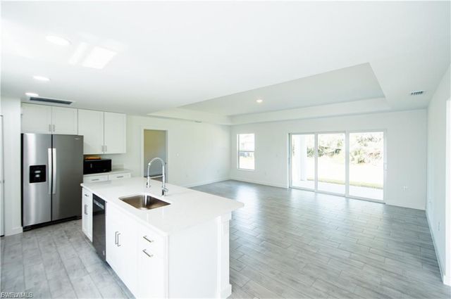 2712 46th ST SW, Lehigh Acres, FL 33976