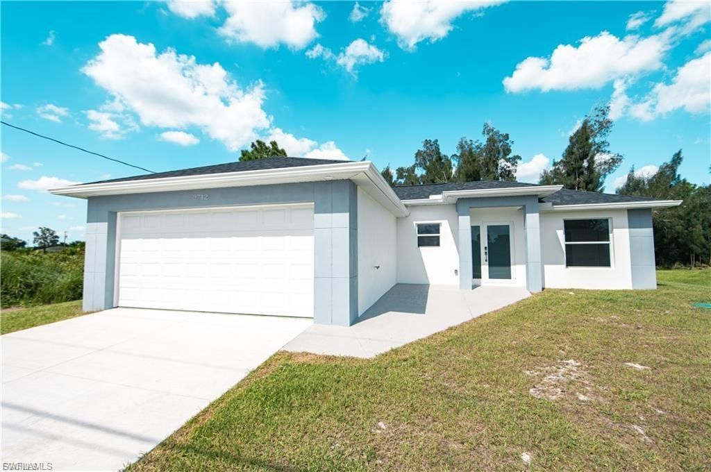 2712 46th ST SW, Lehigh Acres, FL 33976