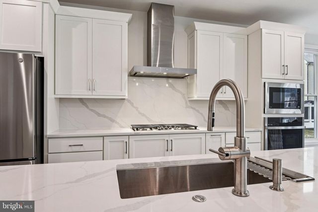 41800 MELLOWED IVORY PL, Brambleton, VA 20148