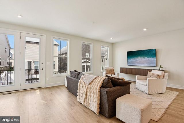 41800 MELLOWED IVORY PL, Brambleton, VA 20148