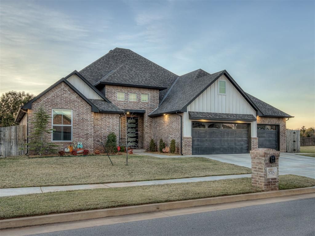 5705 Tiger Stone Drive, Mustang, OK 73064